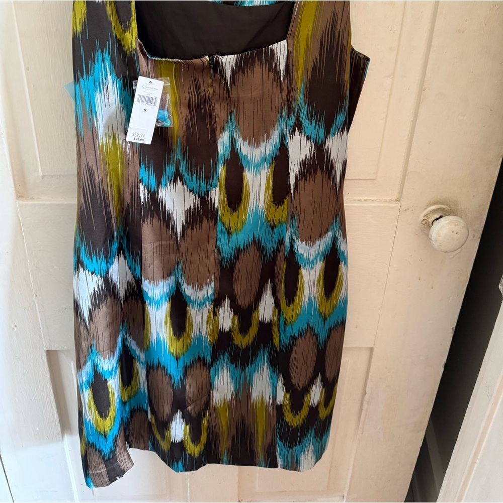 Summer dress. Size 8. New, with tags